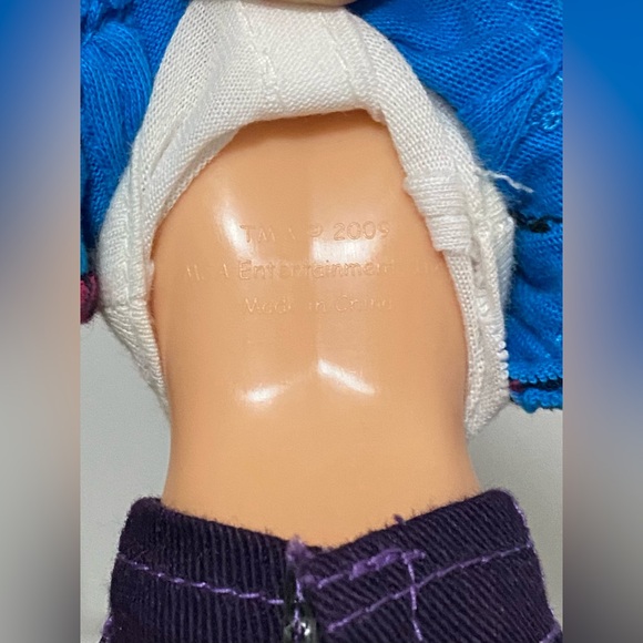 2009 MGA Best Friends Club BFC Ink. Addison Doll - Picture 7 of 8